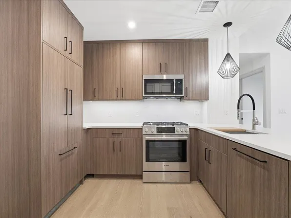 921 Madison Street image 1 of 20