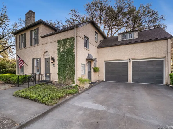 1050 Shook Ave, Olmos Park, TX 78212