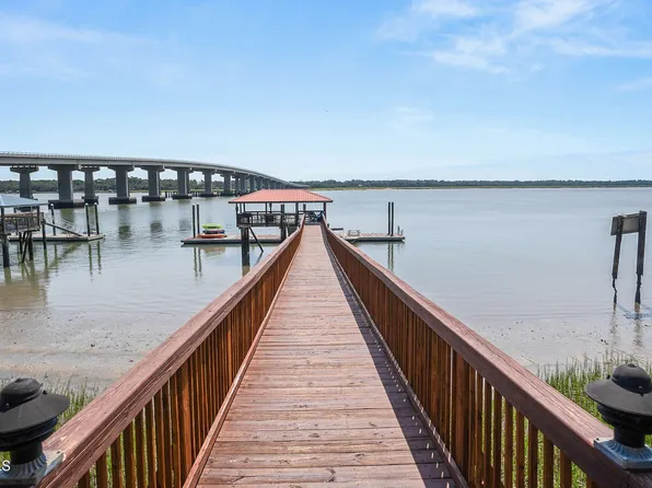 1231 Ladys Island Dr Unit 327, Port Royal, SC 29935