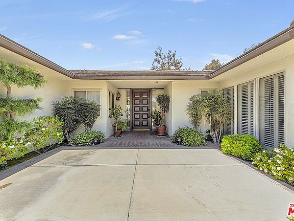4th image of 4012 Country Club Dr