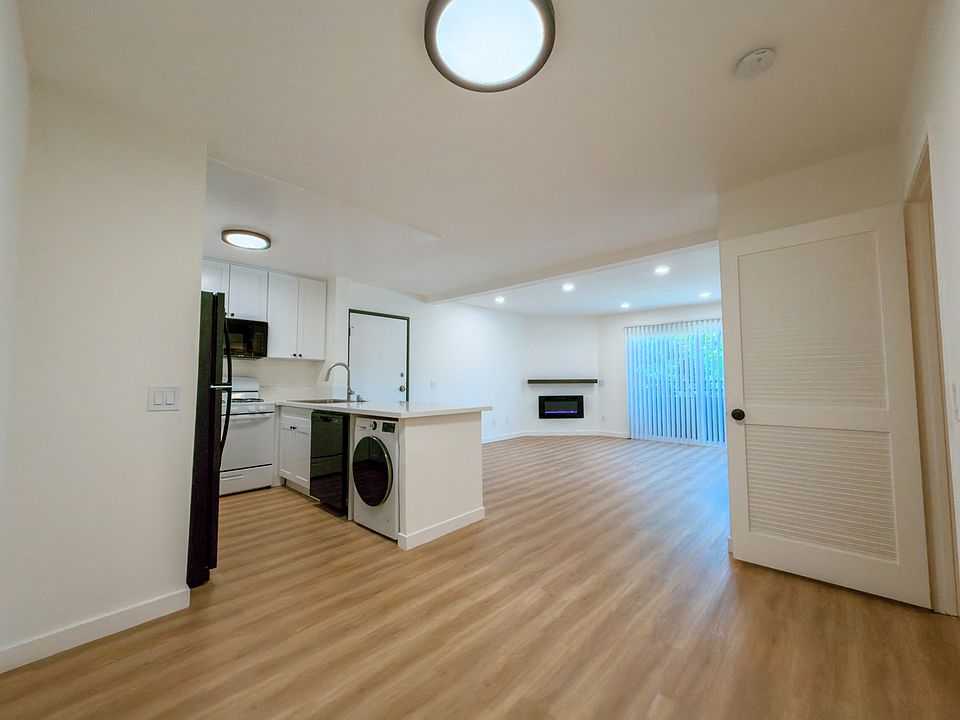 1st image of 4550 Laurel Canyon Blvd #203