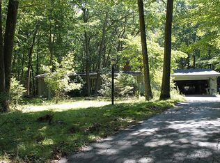 898 Arbutus St, Middletown, CT 06457