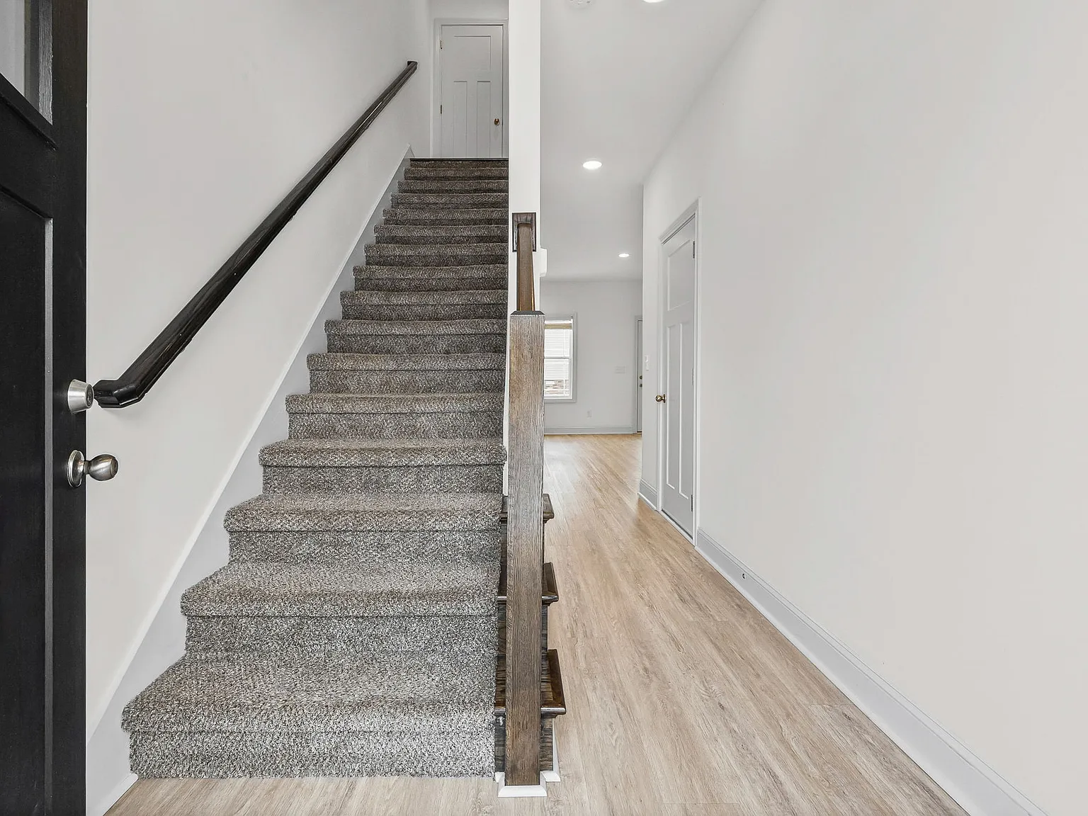 2 bed, 2.5 bath, 1136 sqft, $1,250 — Photo 4