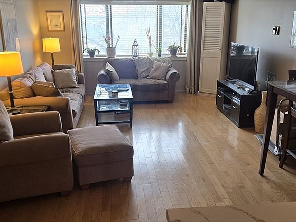4th image of 4975 Washington St #310