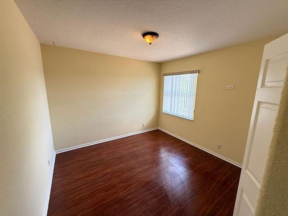 4th image of 5074 Massy Dr