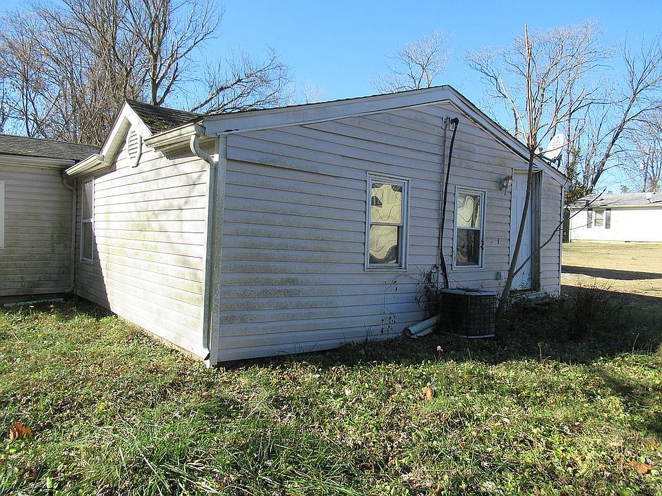 2nd image of 253 Taft St