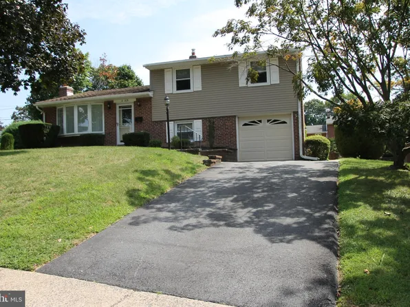 319 S Bobbin Mill Ln, Broomall, PA 19008