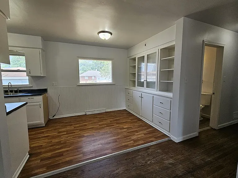 6914 Baring Ave — Photo 4