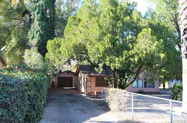 2nd image of 4045 Mennes Ave