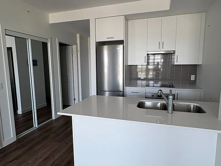 461 Green Rd #706 — Photo 4