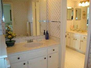 3rd image of 555 SE 6th Ave APT 8A