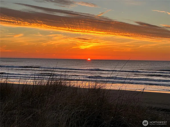 1003 S Sand Dune Avenue SW #C, Ocean Shores, WA 98569