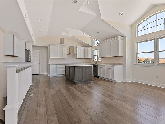 4th image of 116 34th St