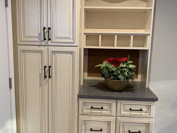 4th image of 461A Portsmouth Dr #100A