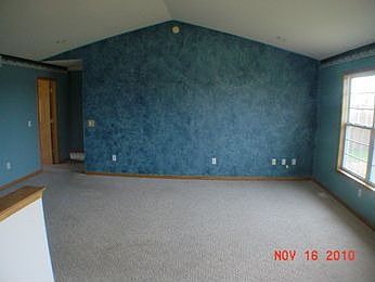3rd image of 8417 Goldfinch Dr