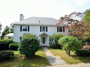 45 W Hill Dr, West Hartford, CT 06119
