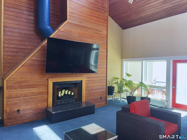 133 Harbour Close — Photo 19
