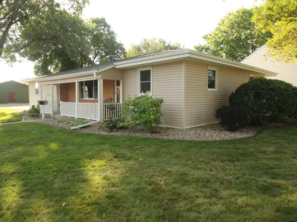 1011 17th St, Milford, IA 51351