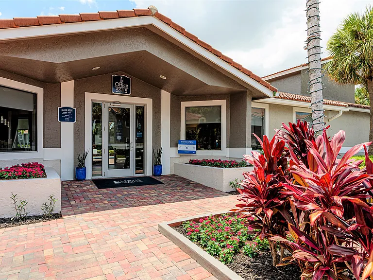 Entry to Clubhouse.