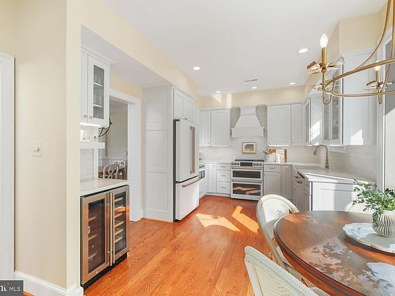 4th image of 9942 Foxborough Cir