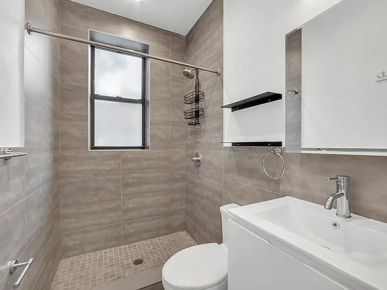 529 Monroe St #4C — Photo 7