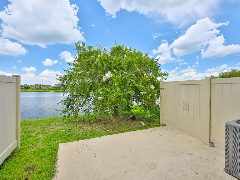 9160 Hillcroft Dr — Photo 28