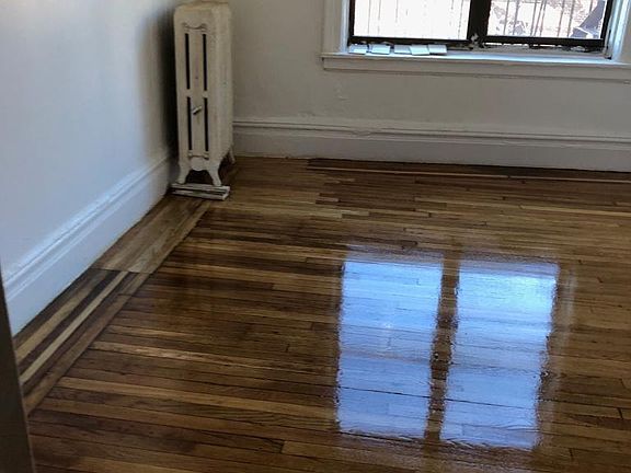 5th image of 2114 Daly Ave APT 3E
