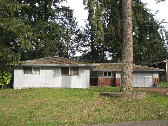 1st image of 422 Viking St SE