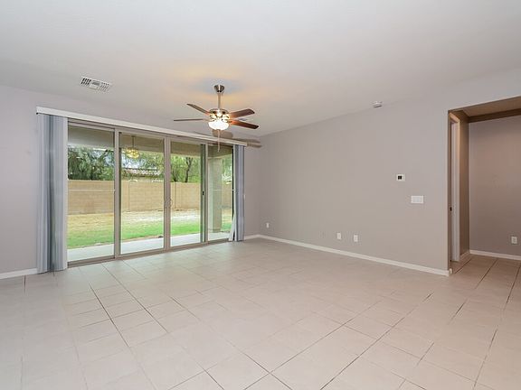 3rd image of 906 E Davis Ln