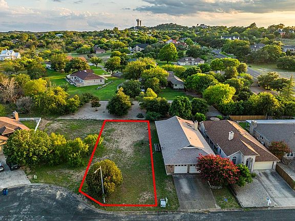 3rd image of 2511 Rogers Cir