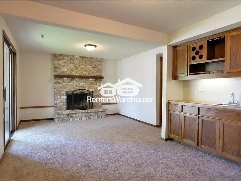 2323 Amberwood Dr — Photo 8