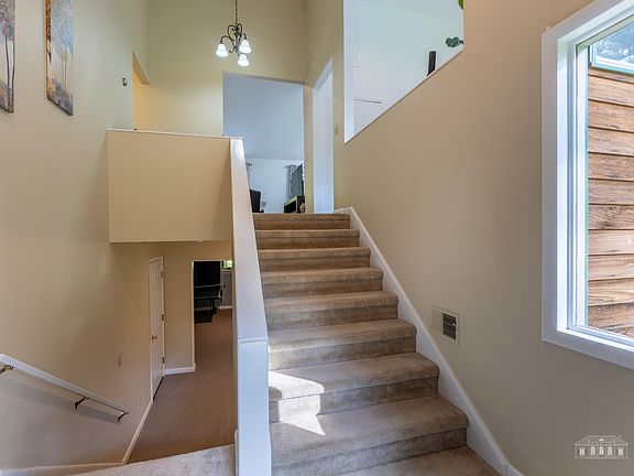 5th image of 44 Cherry Tree Ln