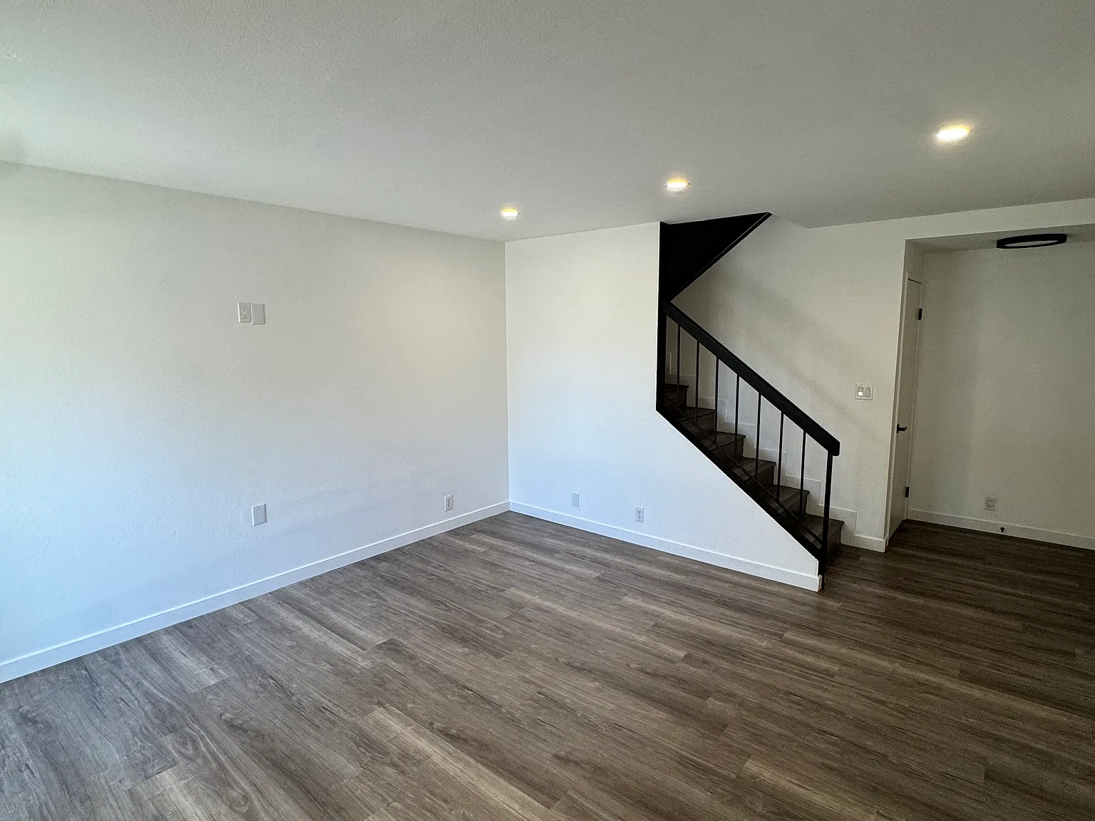 8044 Woodland Dr — Photo 2