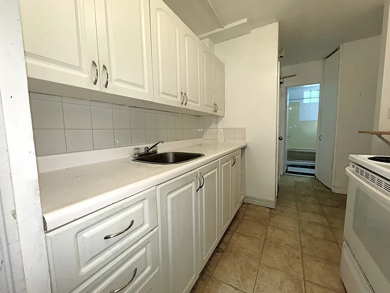 534 Finlayson St #4 — Photo 5