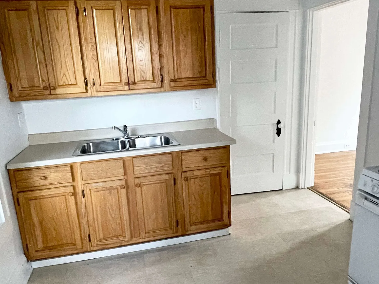 215 Lyon St — Photo 3