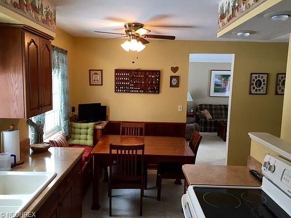 3rd image of 6721 Crestwood Ln