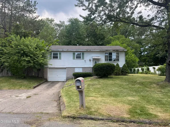 24 Aspen Road, Latham, NY 12110