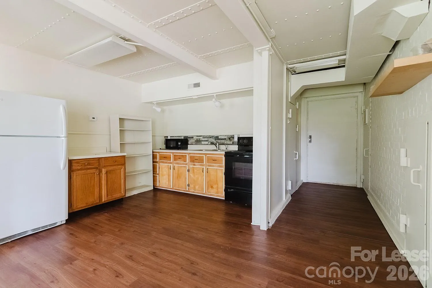 2 bed, 1.0 bath, 700 sqft, $1,375 — Photo 4