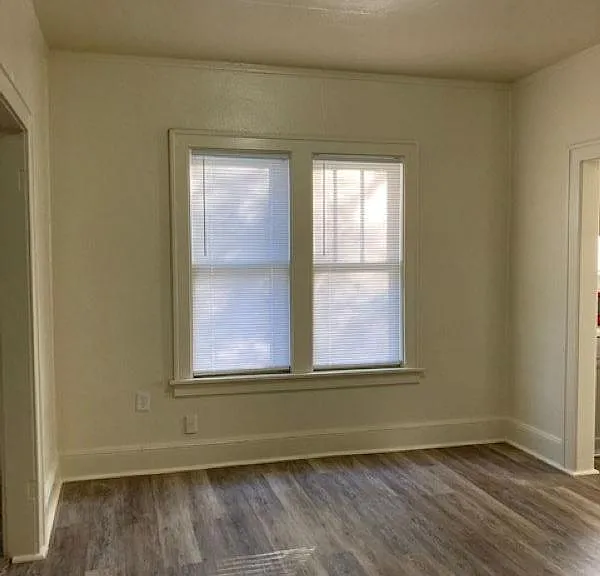 602 E Republic St — Photo 9