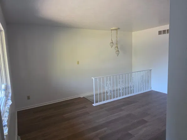 28773 County Road 16 APT 2, Elkhart, IN 46516