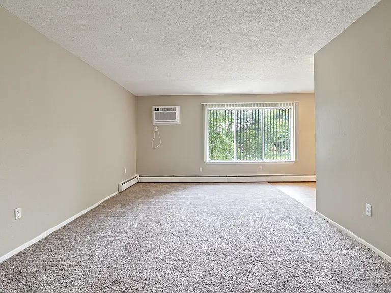 Miracle Manor Apartments — Photo 6