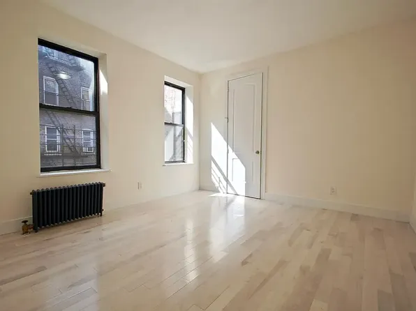 76 Saint Nicholas' Place image 2 of 6