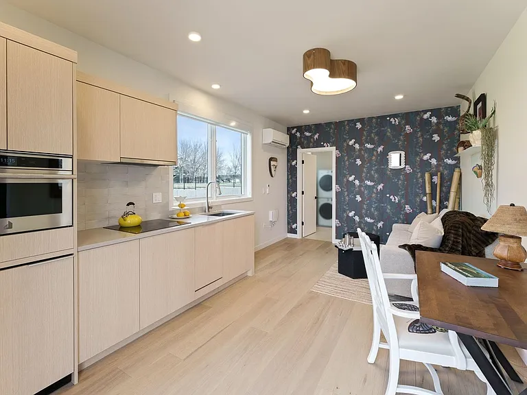 211 SW Log Ct — Photo 5