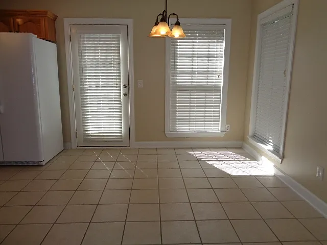 4 bed, 2.5 bath, 2280 sqft, $2,465 — Photo 4
