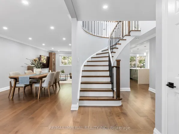 311 Youngstown Ave, Mississauga, ON L4Z 2T6