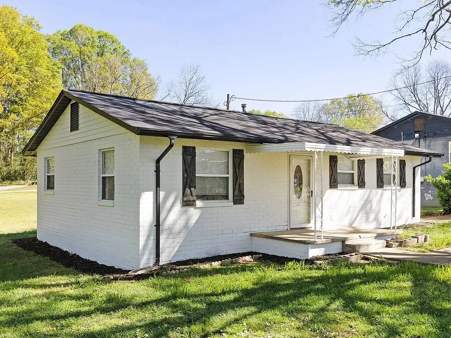 3 bed, 1100 sqft, $1,350 — Photo 3