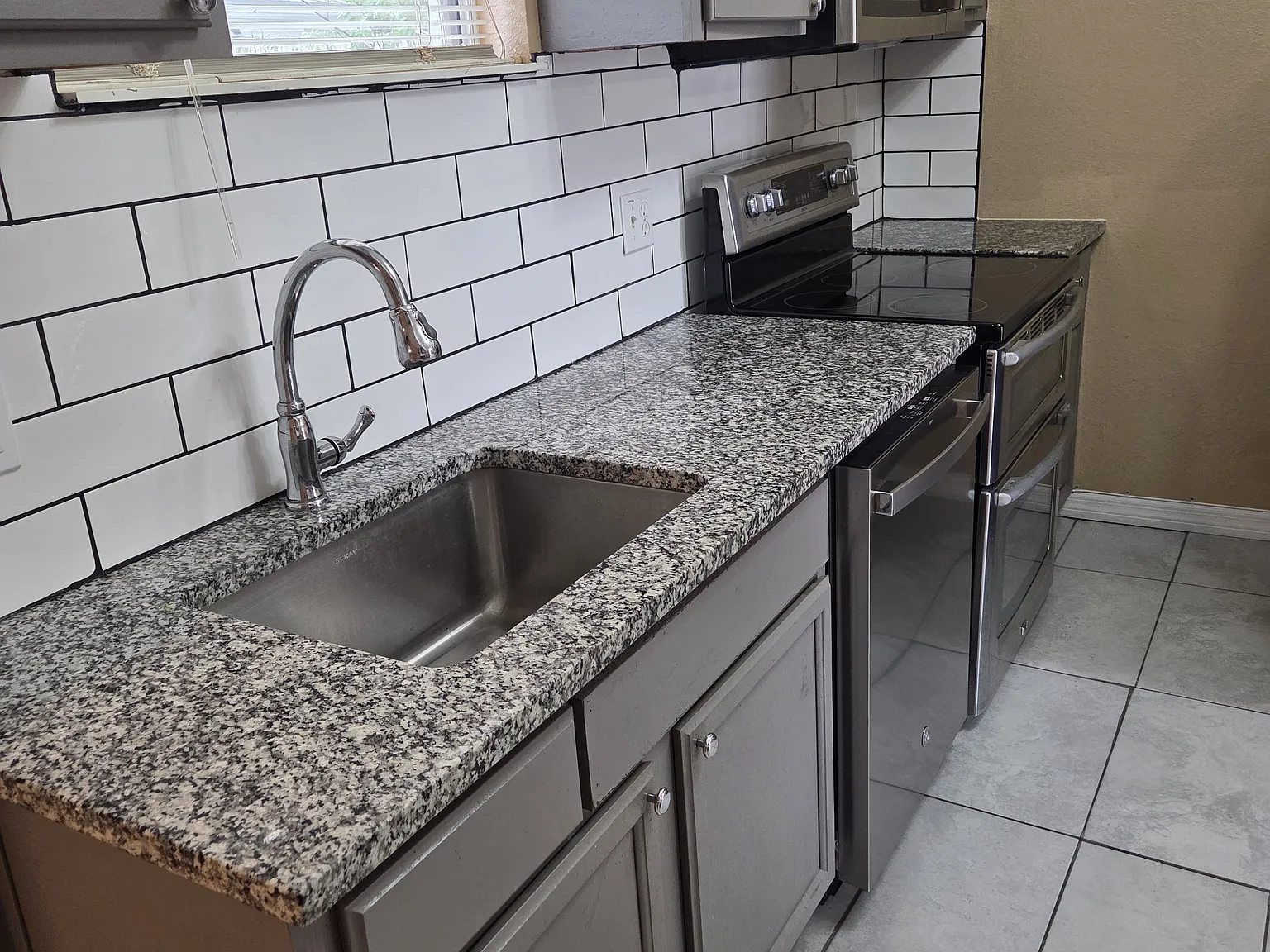 3123 Lawrence St — Photo 3