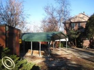 43 City Line Rd, Pontiac, MI 48342