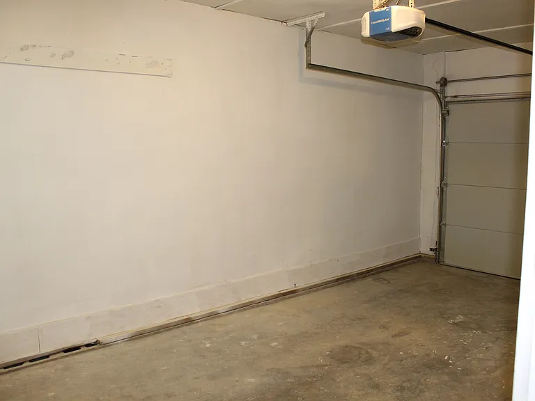 707 Elm Dr — Photo 13
