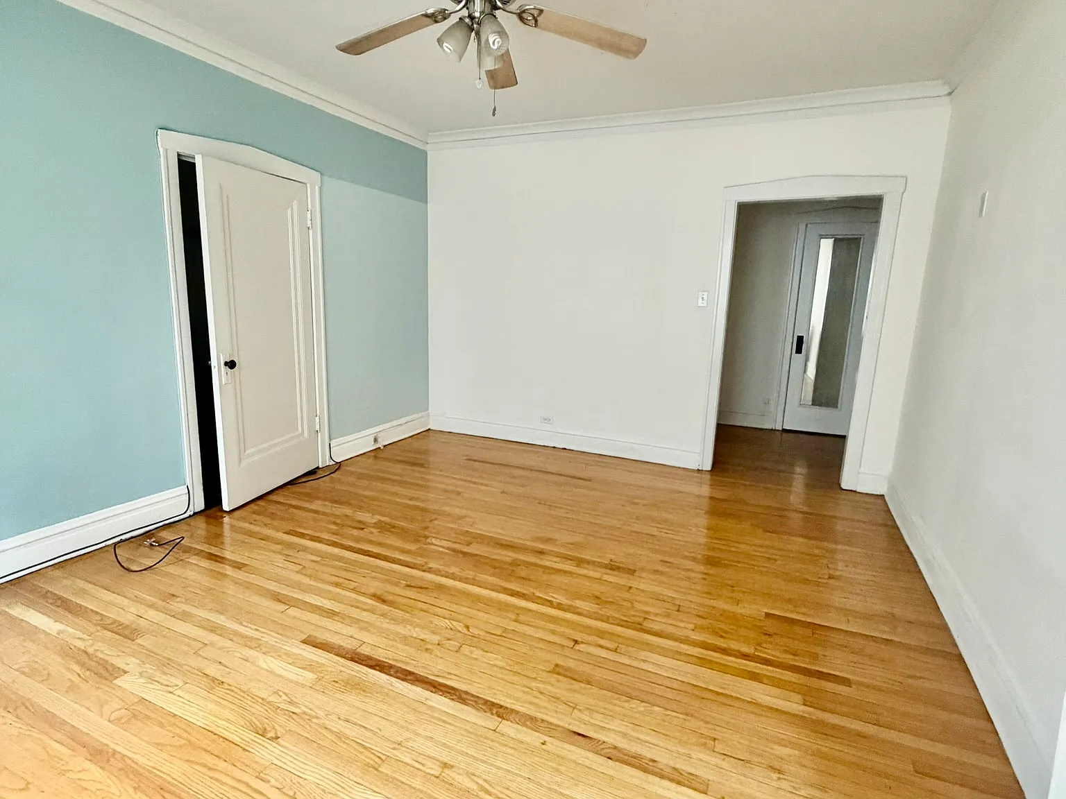 1 bed, 900 sqft, $1,600 — Photo 3